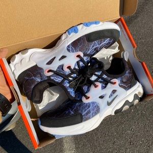 Woman’s Nike size 7